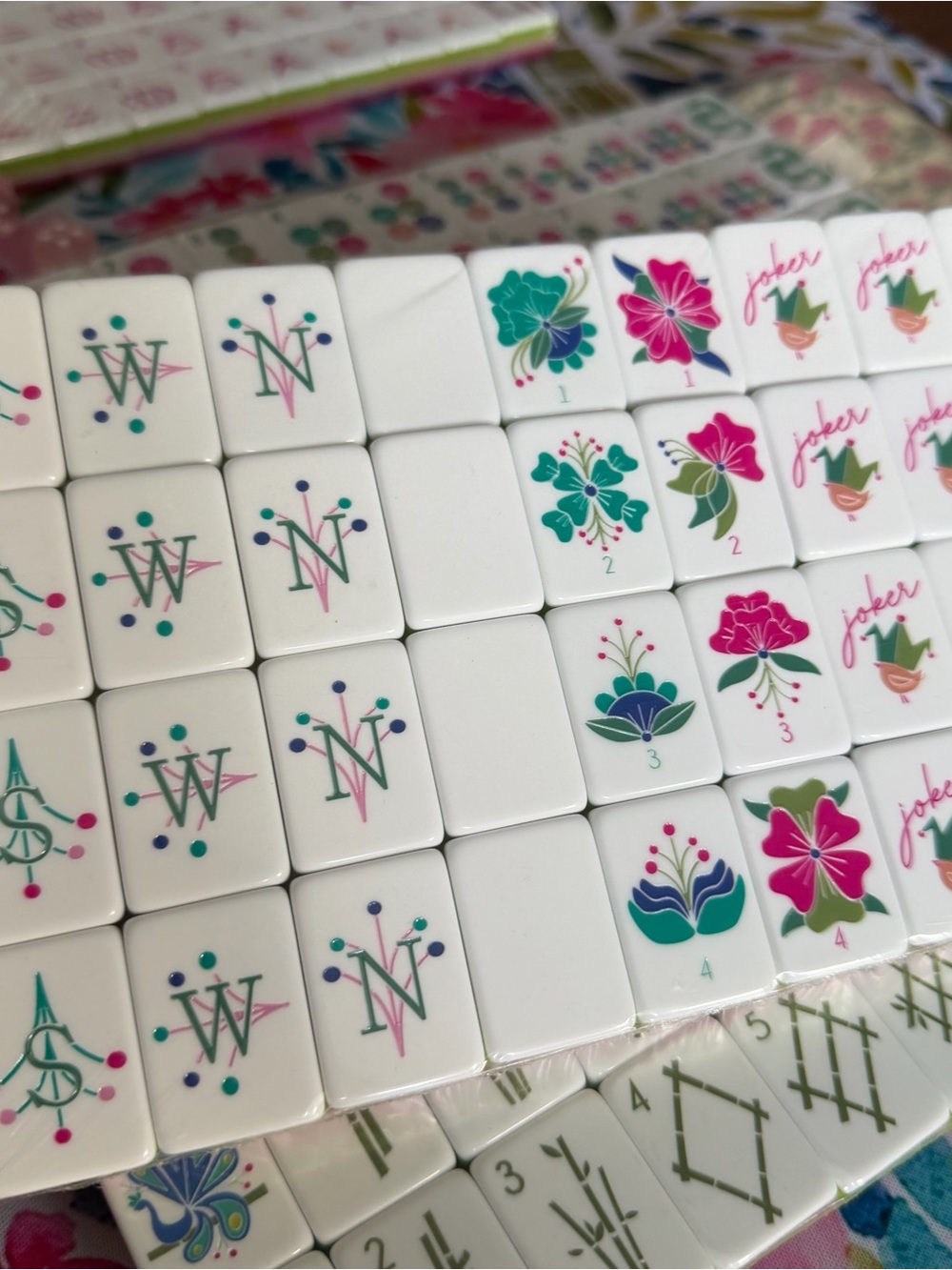 Mahjong Tiles, mat, racks and dice set - NEW - Picture 10 of 14